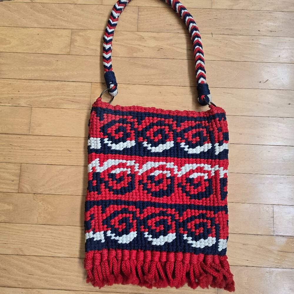 vintage 70's | boho red white chunky knit retro shoulder bag purse